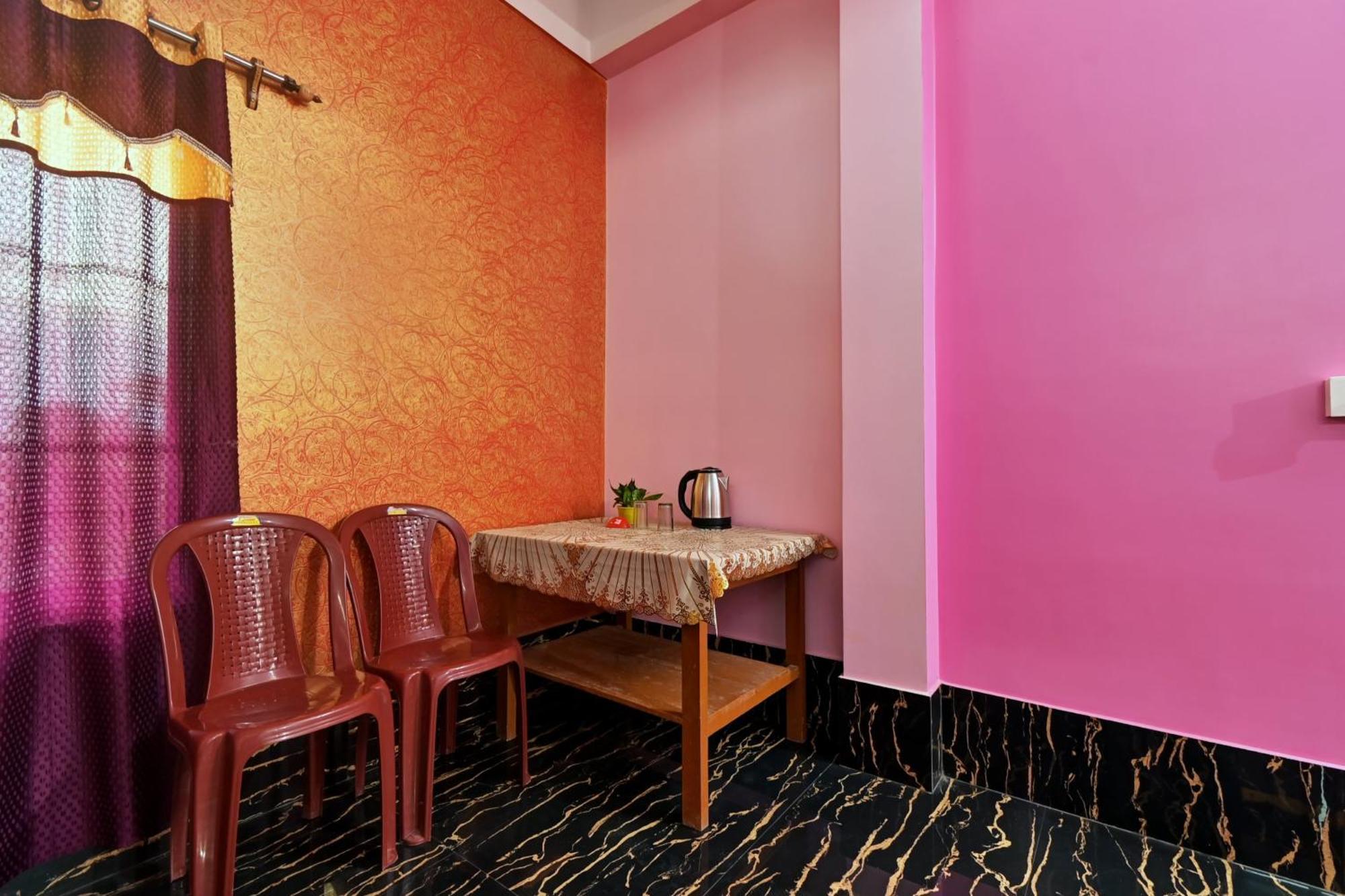 Oyo Flagship The Brahmaputra Homestay Guwahati Exterior foto